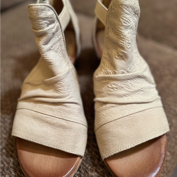 Miz Mooz Shoes - Miz Mooz Women's Sandals - Linen